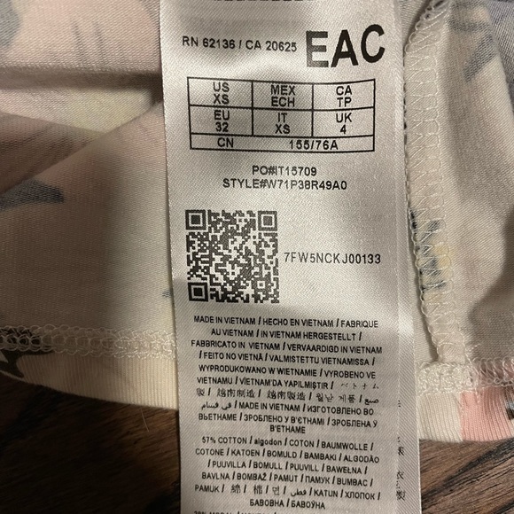 NWT guess tops - Picture 3 of 5